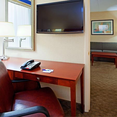 Holiday Inn Express Ramsey Mahwah By Ihg Exteriör bild