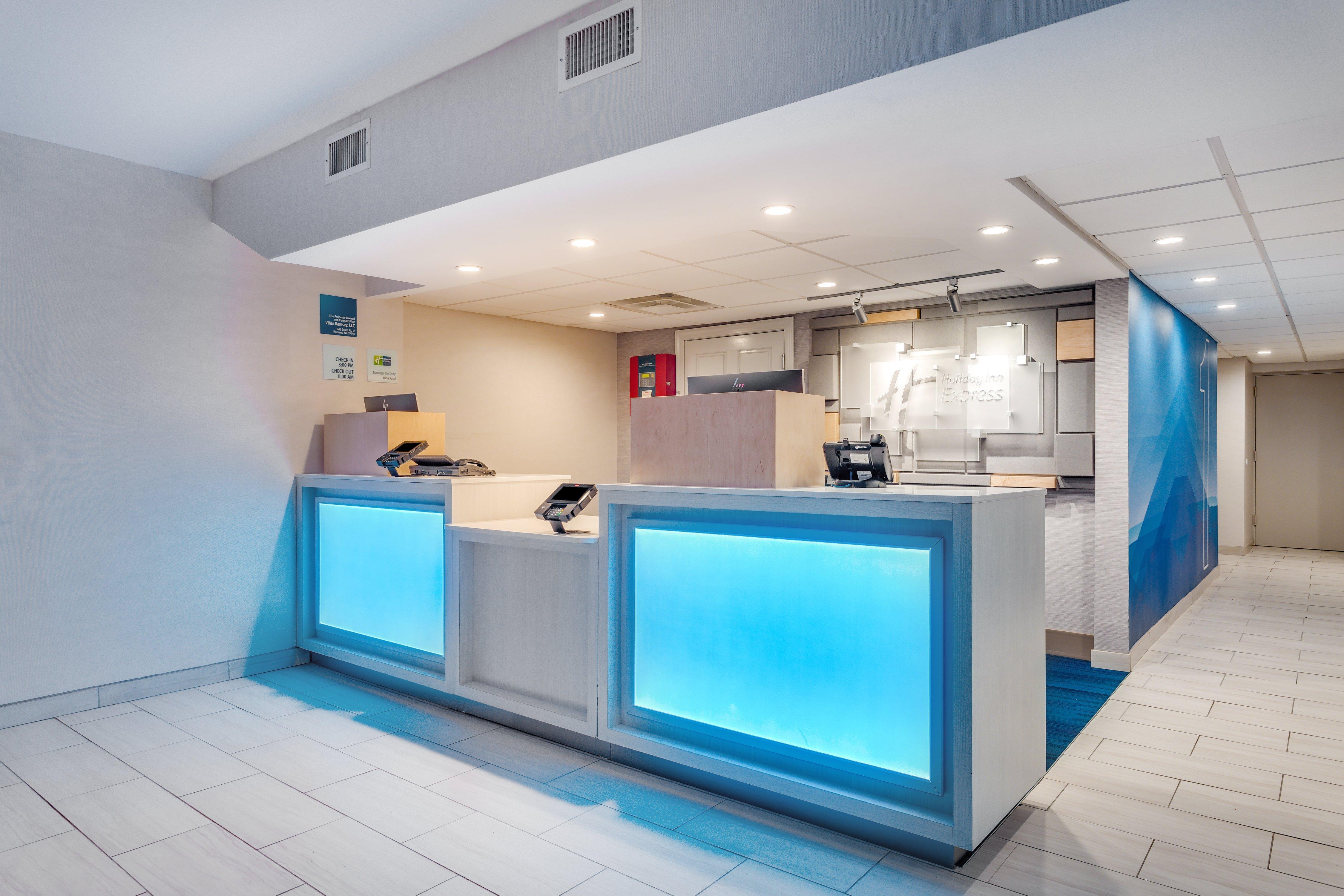 Holiday Inn Express Ramsey Mahwah By Ihg Exteriör bild