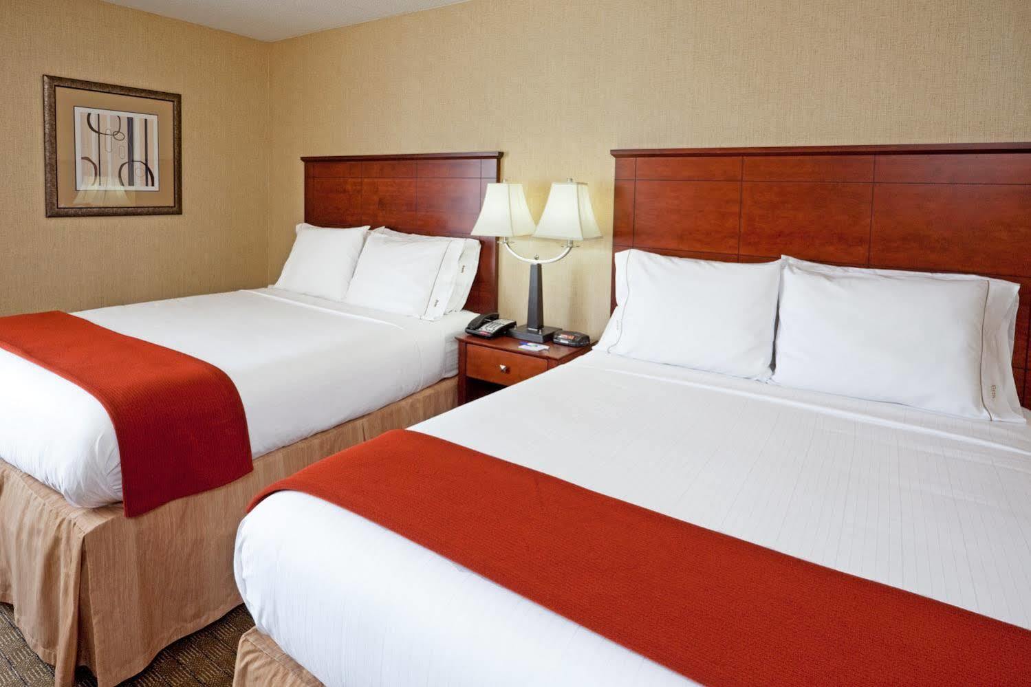 Holiday Inn Express Ramsey Mahwah By Ihg Exteriör bild