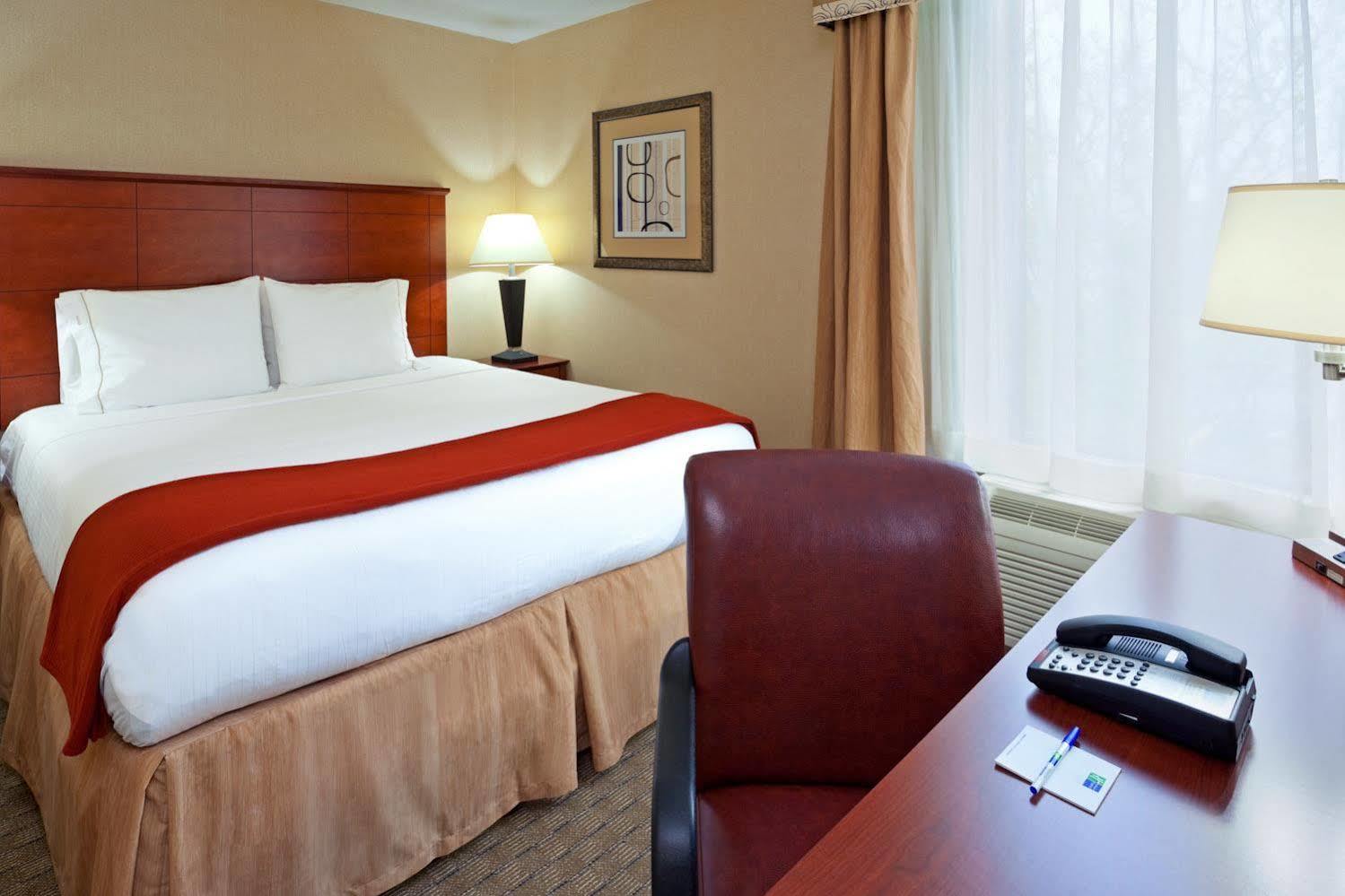 Holiday Inn Express Ramsey Mahwah By Ihg Exteriör bild