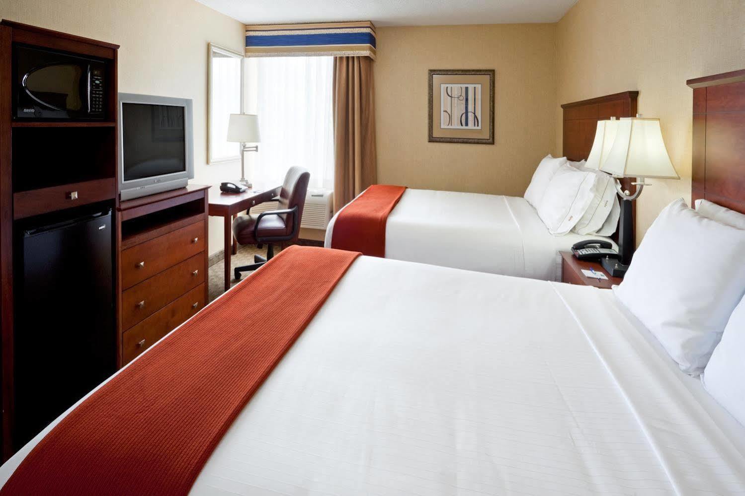 Holiday Inn Express Ramsey Mahwah By Ihg Exteriör bild